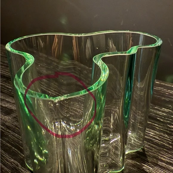 Alvar Aalto Littala Wavy Glass Vase from MOMA Museum of Modern Art NYC. 🪻🪻🪻 - Picture 5 of 9